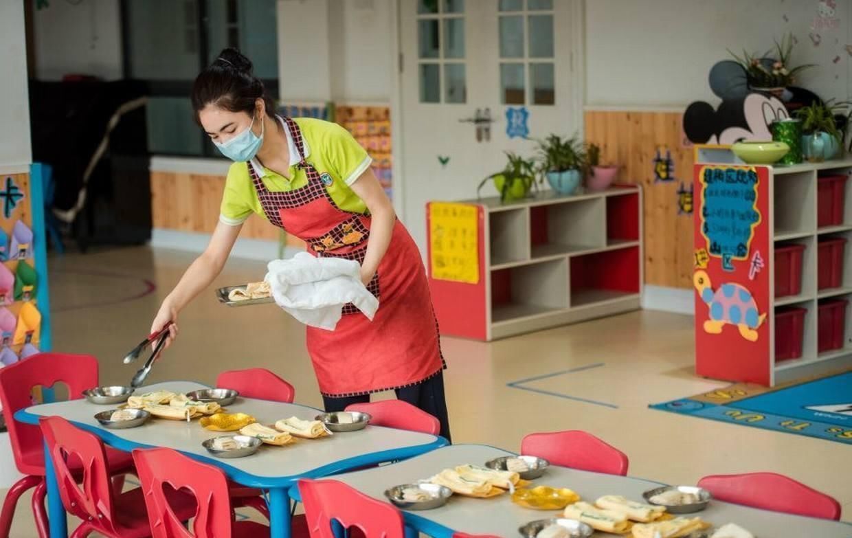 为什么幼儿园饭菜没有家里好,孩子还吃得香?难道幼儿园有魔力