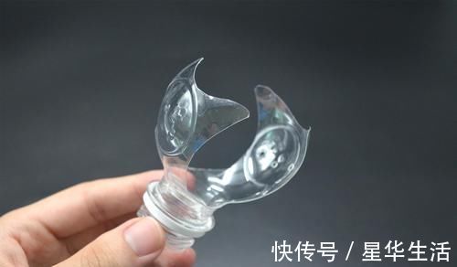 扫把上套个塑料瓶，放在家里特别实用，一年能省不少钱，涨知识了