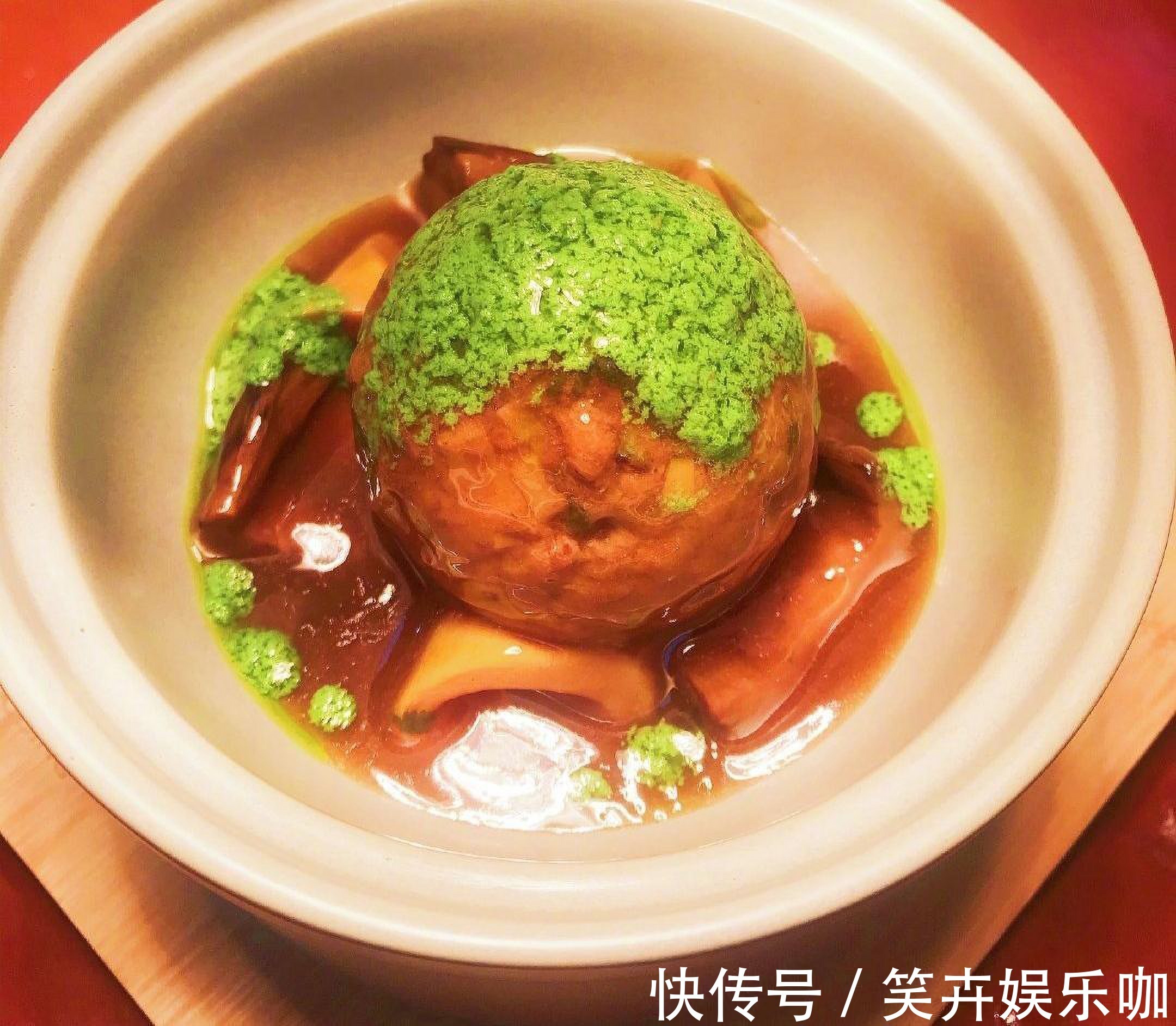 做法|淮扬名菜狮子头,做法虽然简单,吃起来却是让人回味无穷