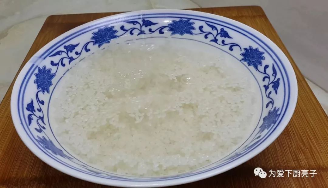 红豆|我家大米从不蒸米饭,加2个鸡蛋,不用烤不用蒸,出锅孩子抢着吃