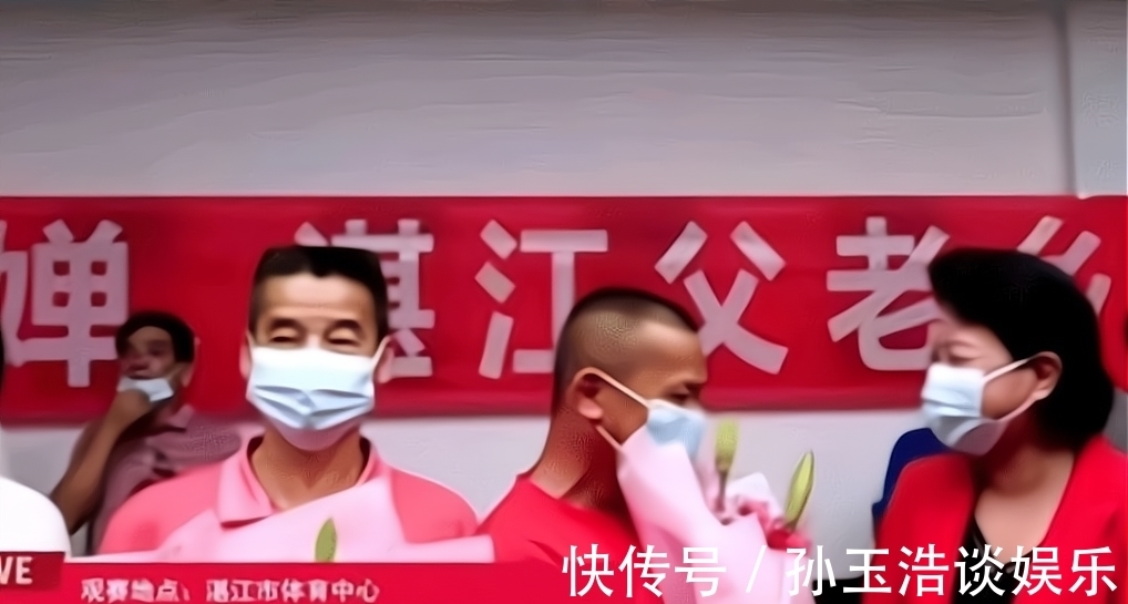 跳台|全红婵恩师和女领导说悄悄话!领导出去换衣服,回来就有惊喜