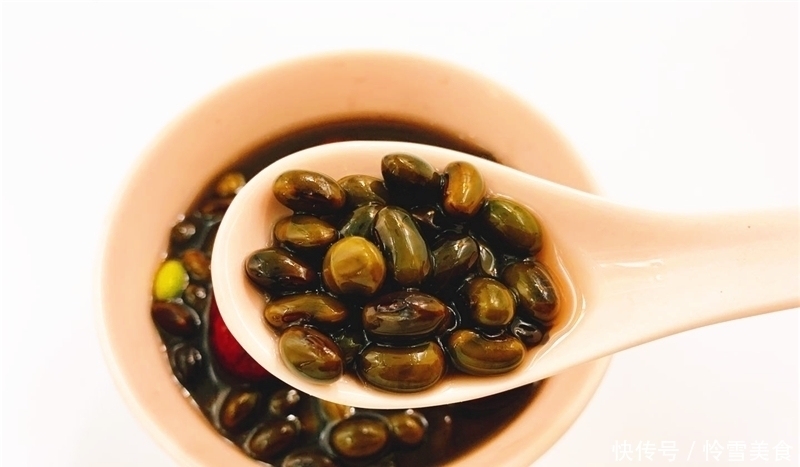 干黑豆|此物是天然黄体酮，女人多吃，补血养颜显年轻，还有很多人不清楚