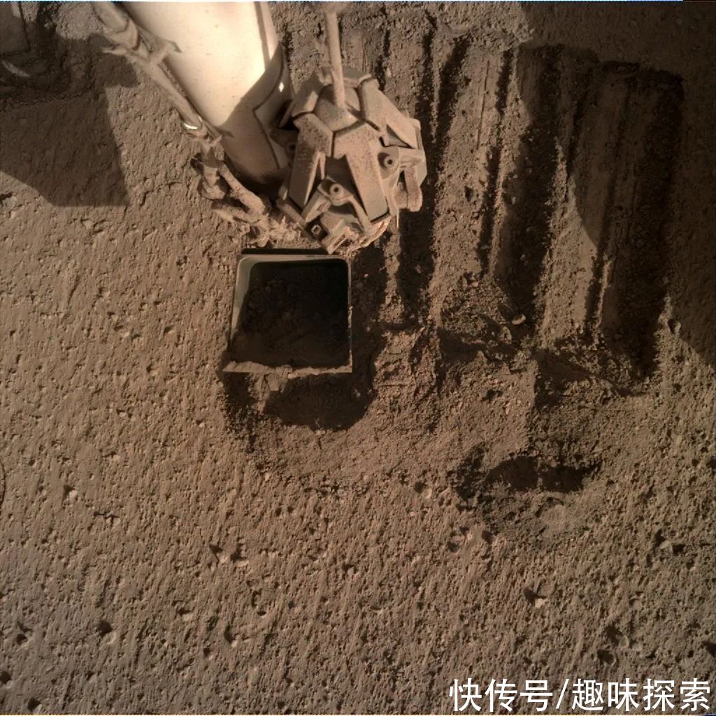 電力不足！火星洞察號緊急進入休眠狀態，6張自拍照讓人擔憂