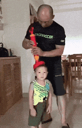 |搞笑GIF:美女,看你们俩的笑容,我就知道有人要倒霉了!