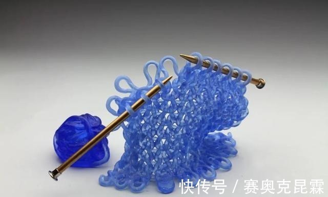 色彩#她是用玻璃雕塑“织毛衣”的第一人,这质感极其逼真!手太牛逼了