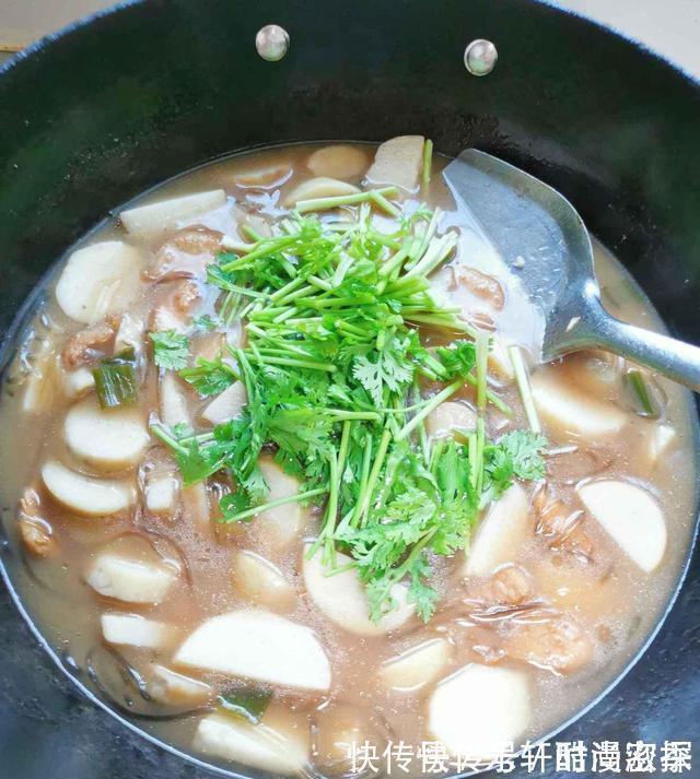 芋头|它是“碱性食物之王”,女性要常吃,头发乌黑顺滑,腰肢更细了