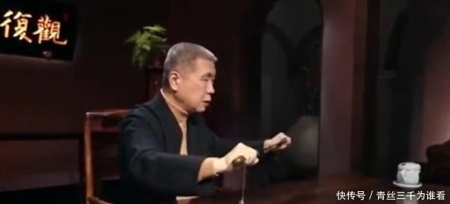 马未都中国刀客回势出刀,日本刀客反手拿刀,顺势就是一刀!