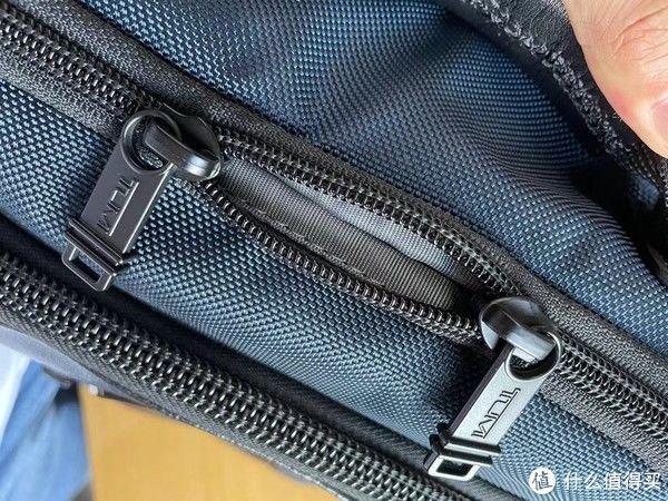 d走下“神坛”的TUMI，Davis双肩包虽然耐用但细节拉跨