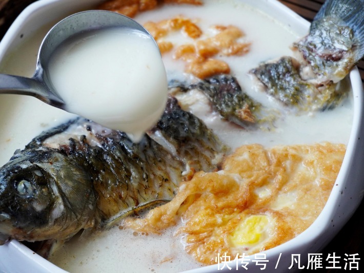 姜块儿|不管炖啥鱼,都不要直接加水炖!这样做汤浓白、味鲜美,好喝!