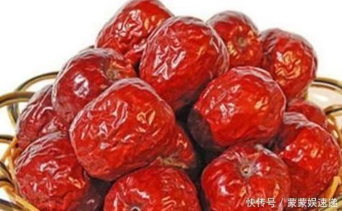 桂圆|红枣泡水时加一宝,每天一杯,色斑皱纹淡了,子宫也越来越健康