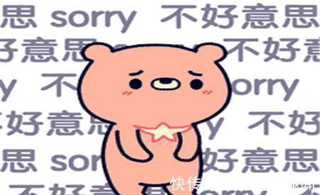 |幽默笑话：丈母娘正在暴打老丈人，小舅子坐在沙发上悠闲地吃瓜子