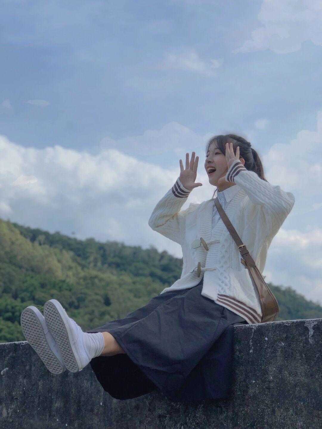 针织 早春不知道怎样穿?针织毛衣+半身裙是顶配,学会再也不用发愁了