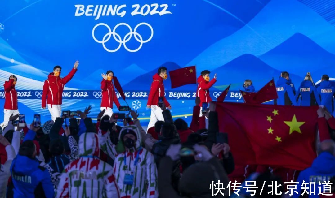 北京颁奖广场|过去14个冬奥颁奖日里，北京颁奖广场见证了150多名运动员的高光时刻