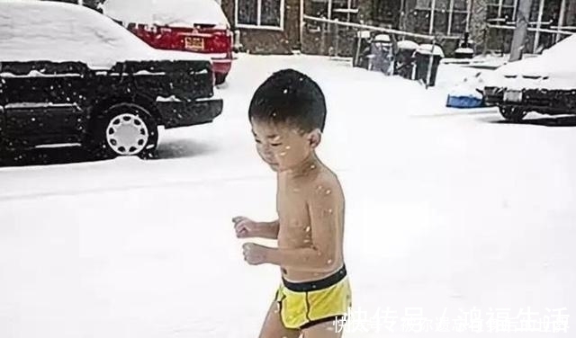 男孩|3岁雪地“裸跑”，那个被“鹰式教育”的男孩怎样了？令人感慨