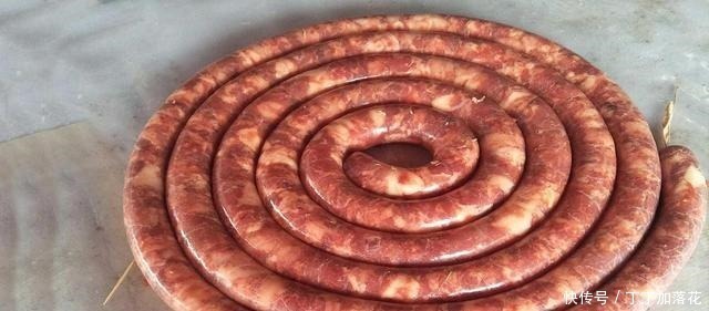 灌腊肠牢记“3白2黄”,我家用了几十年的配方,腊味十足都夸好