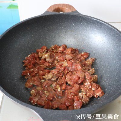 超好吃美味的孜然牛肉土豆粒