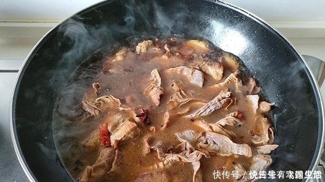 干辣椒|这菜儿子隔三差五喊我做，泡好加排骨炖一锅，连吃两碗饭，老香了