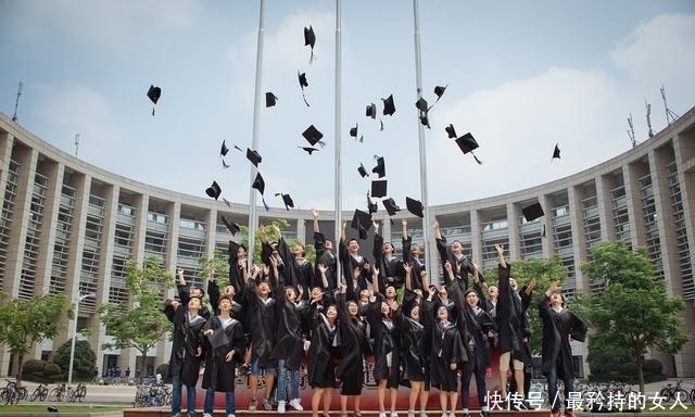 县城|到底该在市区买房还是该在县城买房呢?