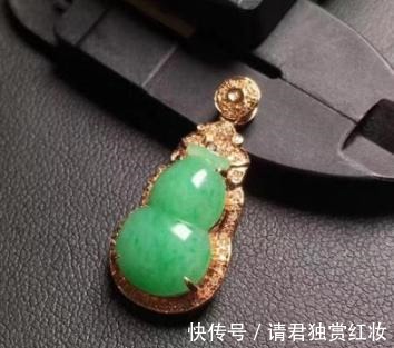 小孩儿@女神林志玲都在戴的翡翠葫芦,你喜欢哪一种