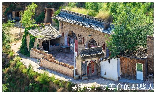 占地建房|同样是占地建房，为何农村一户只能有一个住宅，城里却没有限制？