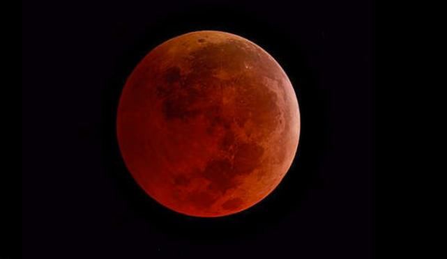 格林威治天文台 超级血月今晚登场，将与地球近距离“亲吻”，有机会看到月球表面