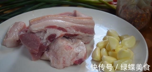搅拌均匀|蒜泥白肉最好吃的做法，简单美味又下饭，看看你喜欢吃不？
