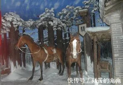 于成龙@古代进京赶考的考生,随身都携带有盘缠,为何山贼没有抢劫他们