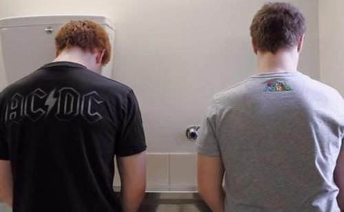 蛋白尿|上厕所时，尿液泡沫多，是蛋白尿，肾功不全吗？别傻傻的不懂