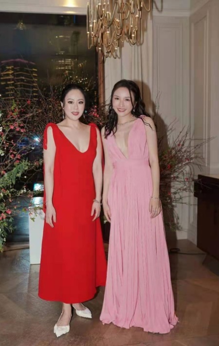 章小蕙|章小蕙才是“不老女神”,一身红色穿搭潇洒霸气,一点不像58岁