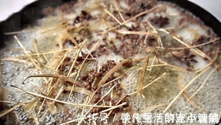 这菜不花一分钱，腌一腌储存一年都不坏，现在正当季，不懂可惜了