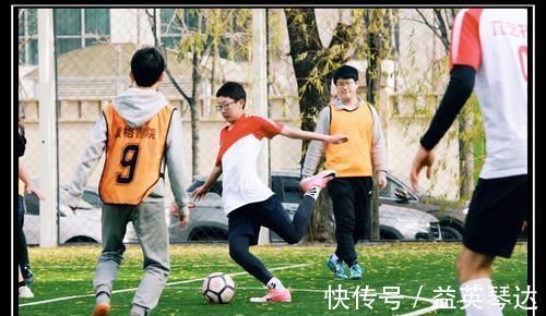 医生|“我12岁1.4米是不是没救了?”男孩发帖求援,医生的建议很实用