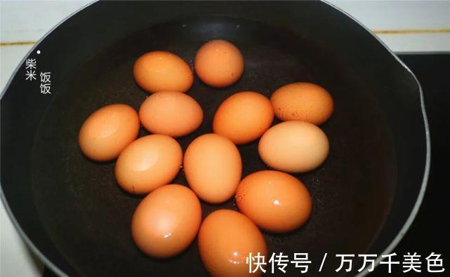 白煮鸡蛋|晚上煮一锅，第二天早餐吃正合适，咸香入味，全家喜欢