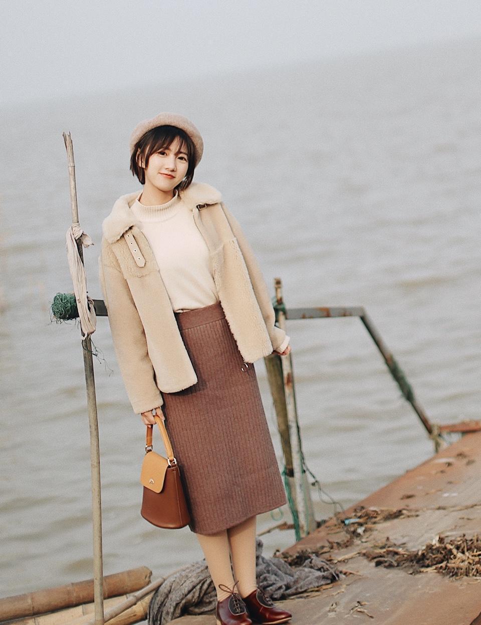 潮酷girl不容错过的“皮毛一体外套”,建议入手,上身即好看