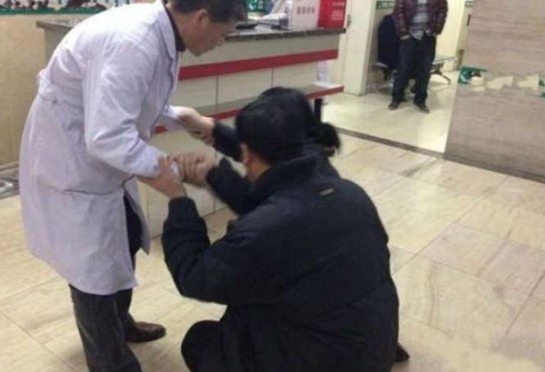 儿媳|儿媳生下孙子,爷爷却求医生不要孩子,结局很感人