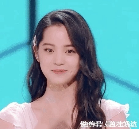 淡颜系|双眼皮、一字眉已经过时了，现在的美女标准是这样……