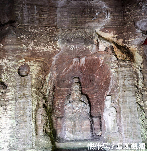 龙王像$安岳石窟发现明代龙王像,与《西游记》中东海龙王惊人相似