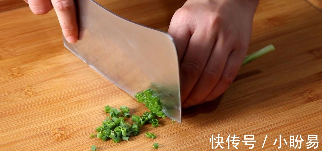 油炸|不放油炸,不用油煎,学会鸡翅的新做法,好吃到吮指,皮滑肉嫩