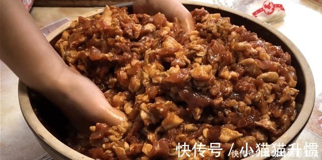 腥味|想灌香肠的要收藏！这配方我用了15年，没有腥味，腊肠嚼劲十足