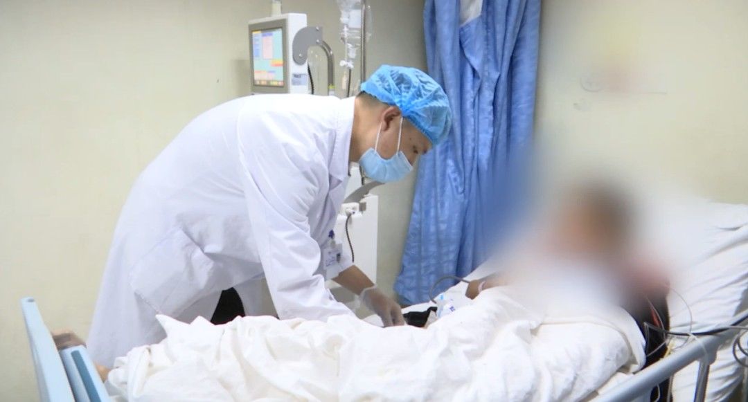野生菌|致命毒菌，一家三口吃了全倒下！69岁奶奶抢救无效去世