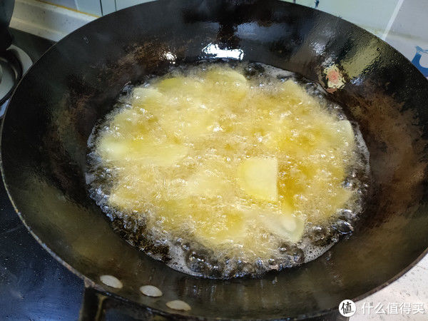 腊肉土豆片|炒腊肉时，切记别直接下锅炒，多加一步，腊肉口感更好更入味