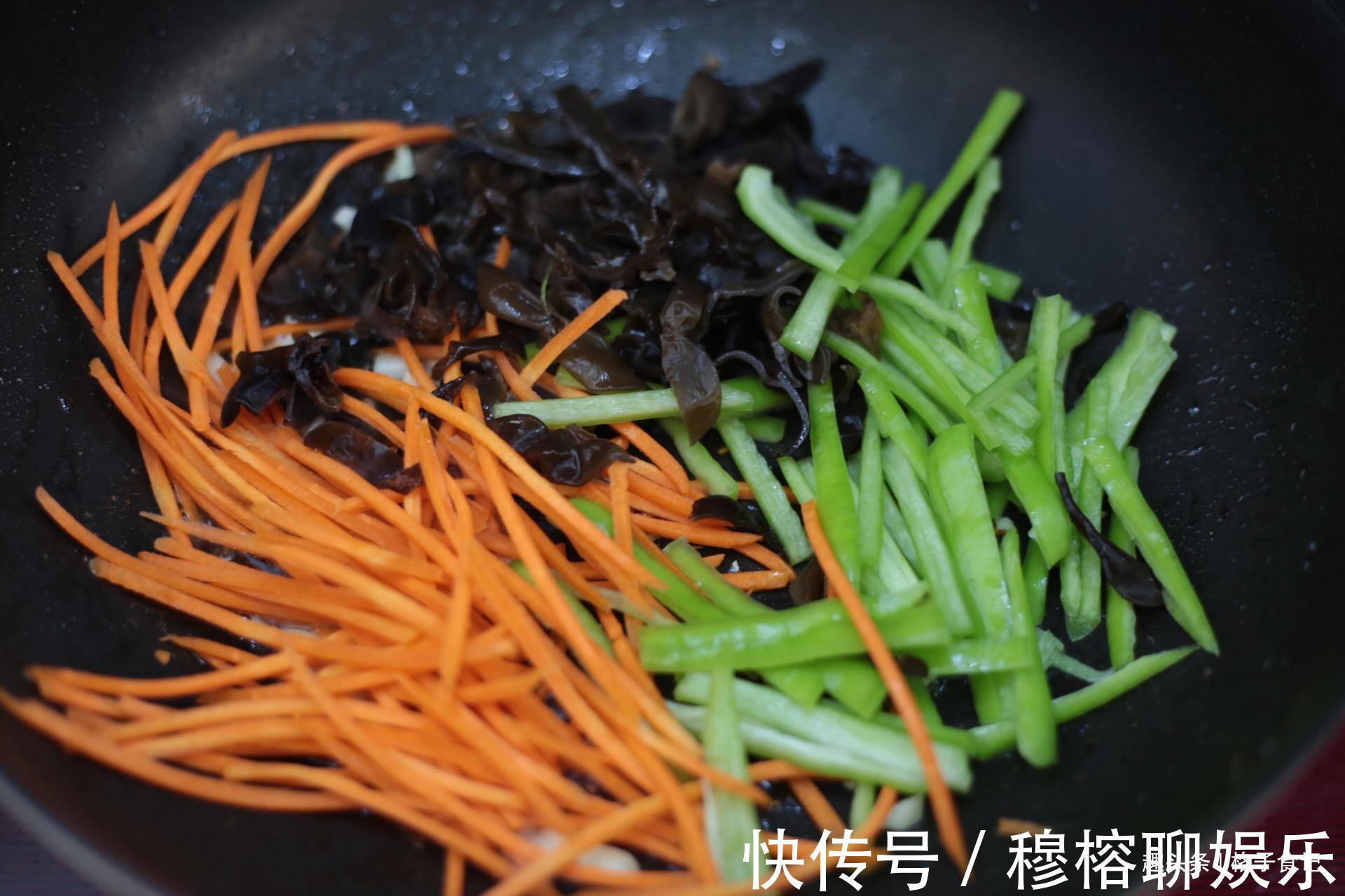 鱼香|鱼香肉丝别总用猪肉,换成此肉,鲜嫩美味特下饭,米饭多吃2大碗
