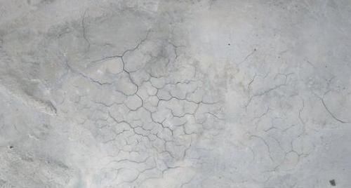 浅灰色|打工仔回农村18万建房、8万装修,12米宽的大门被邻居们指指点点