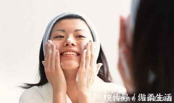 化妆品|每天化妆皮肤还嫩滑的人,一般有4个好习惯,“肤如凝脂”就是你