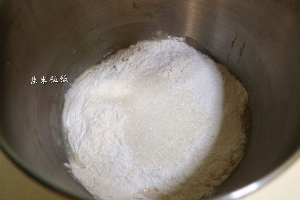 做成|1碗面粉,2个鸡蛋,做成的小饼外酥里软,比面包还好吃