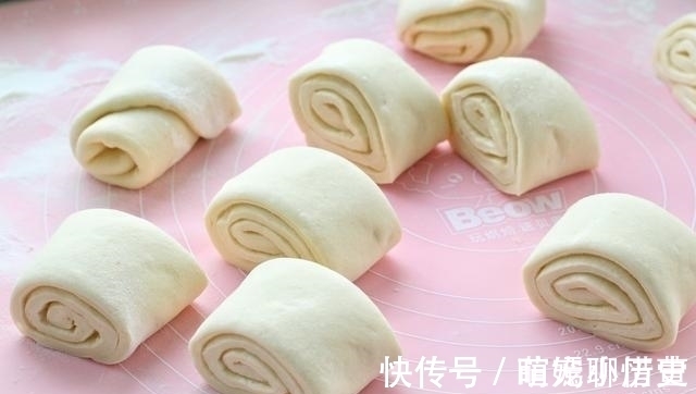 平底锅也能做的红豆馅酥饼，猪油黄油都不用，香甜美味酥掉一地渣