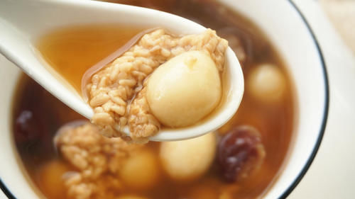  天越冷越喜欢这碗汤，香糯可口，暖心又暖胃，比吃肉都香