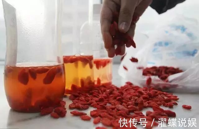 长寿|吃枸杞子有6大功效，教你4招正确吃枸杞，长寿健康每一天