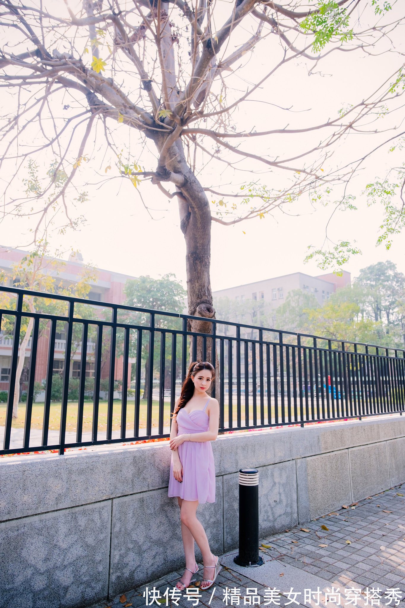 连衣裙 穿上这款清新甜美的浅紫色吊带连衣裙,你就是充满阳光的小少女