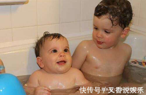 过敏性皮肤病|4种给宝宝洗澡的错误方式,第一个很常见,最后一个易忽视