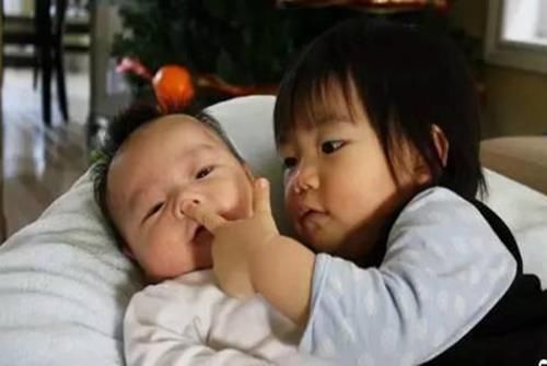 宝妈|生二胎到底是值不值?过来人:用3年辛劳换30年幸福,真的很值